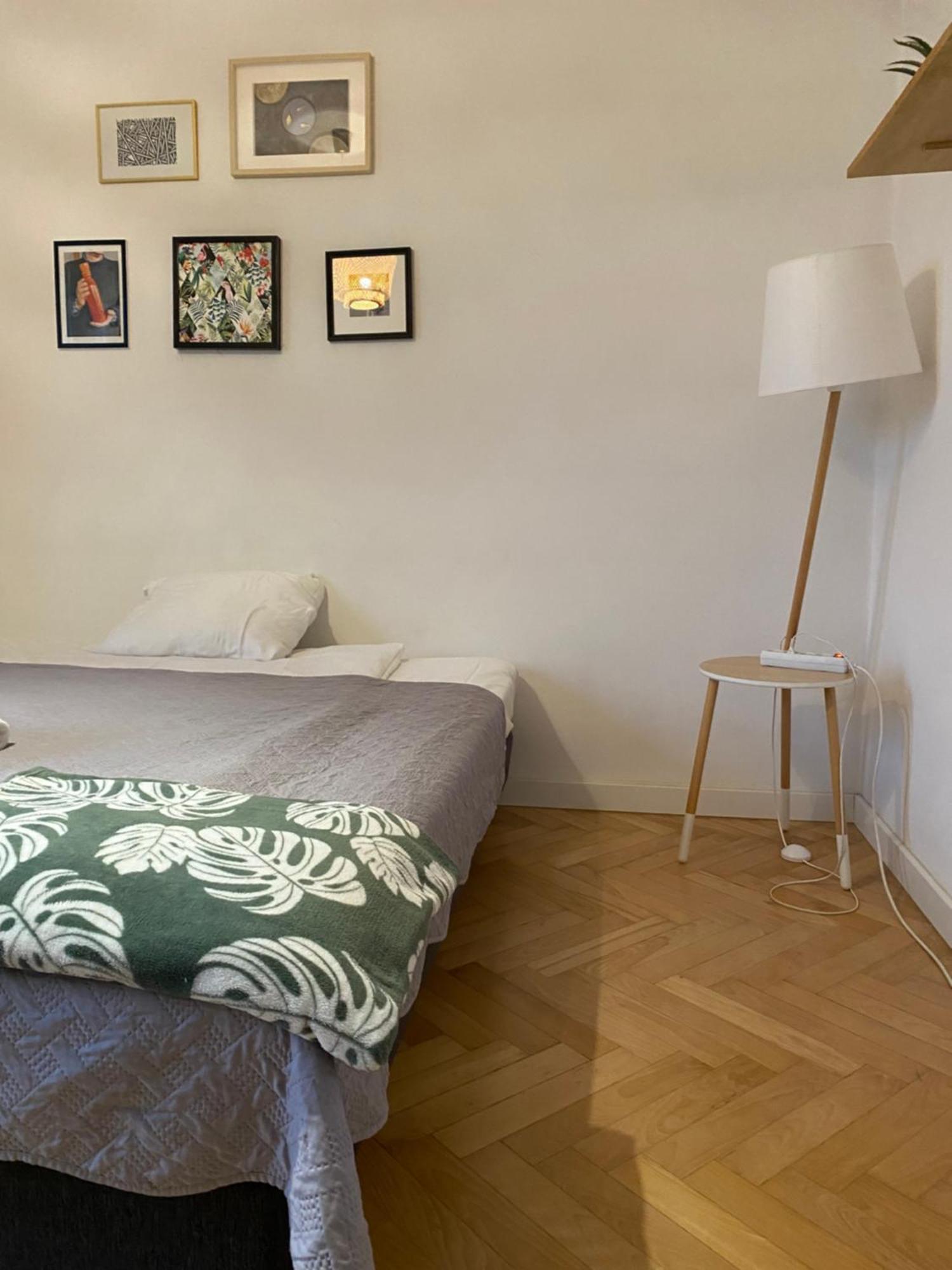 Slow Life Apartment Next To Metro Station Varsovie Extérieur photo