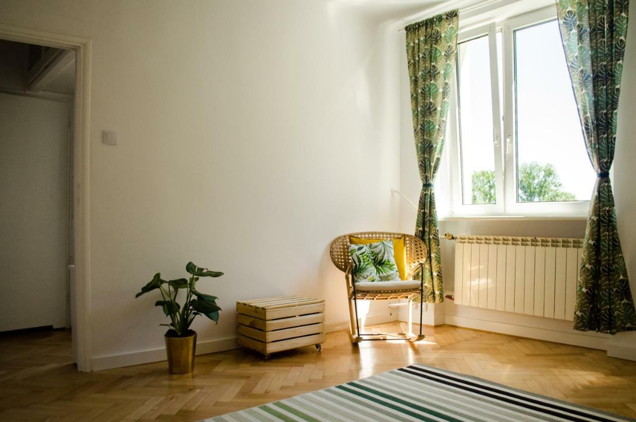 Slow Life Apartment Next To Metro Station Varsovie Extérieur photo
